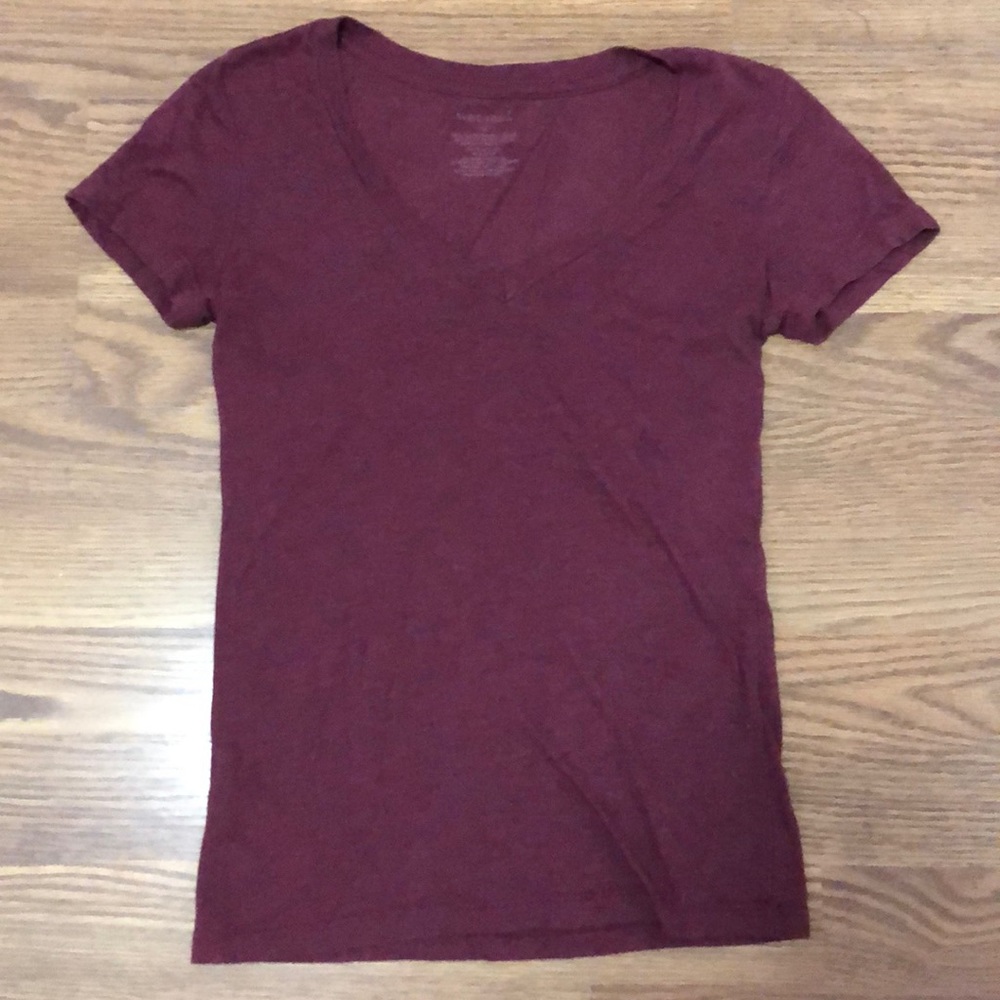 Wet Seal maroon V neck T-shirt size small